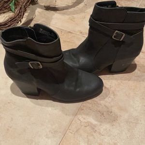 Black boots size 7